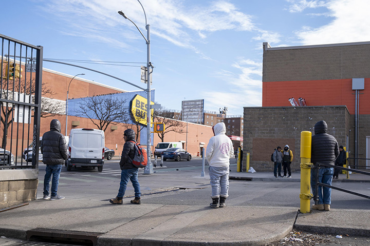 Migrantes temporales deberán salir del país