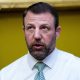 En inmigración, Mullin es otro clon de Trump