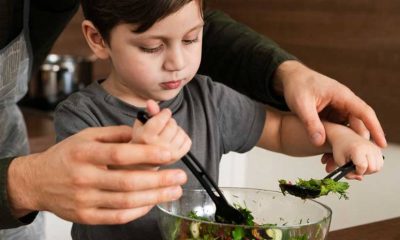 Abordan impacto de la nutrición en personas con autismo
