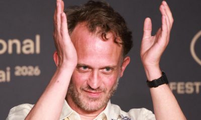 El director Emmanuel Marre asiste a la rueda de prensa de 'Un hombre de su tiempo' (Notre Salut) durante el 79º Festival de Cine de Cannes, en Cannes, Francia, el 21 de mayo de 2026. El festival se celebra del 12 al 23 de mayo de 2026.(Cine, Francia) EFE/EPA/CLEMENS BILAN / POOL