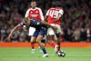 El jugador del Arsenal Myles Lewis-Skelly (d) en acción ante Marcos Llorente, del Atlético, durante el partido de la vuelta de semifinales de la UEFA Champions League que han jugado Arsenal FC y Atletico de Madrid, en Londres, Reino Unido. EFE/EPA/NEIL HALL
