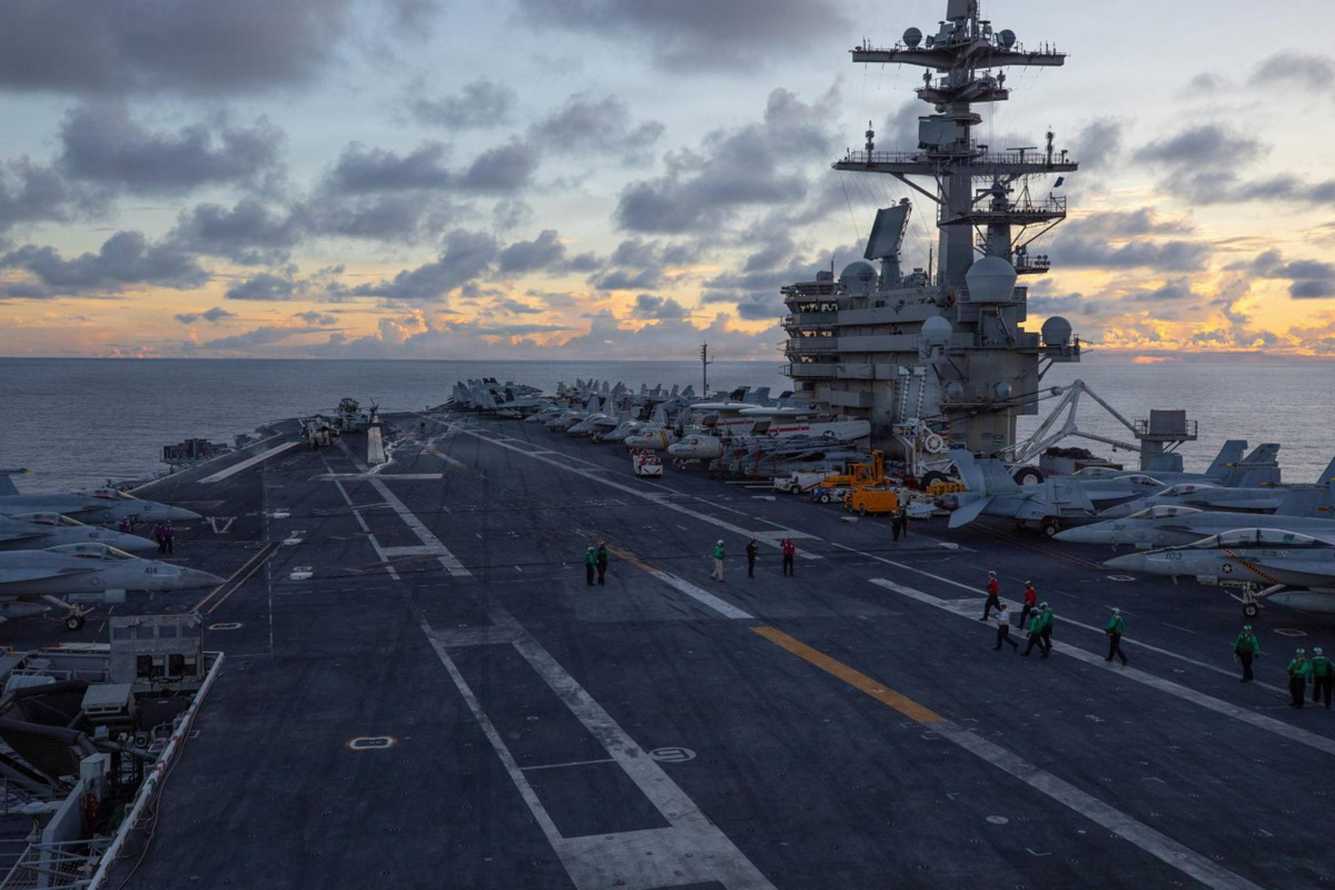 Imagen del portaaviones USS George H.W. Bush (CVN 77) difundida por el Comando Central de EE.UU. EFE/ CENTCOM - SOLO USO EDITORIAL/SOLO DISPONIBLE PARA ILUSTRAR LA NOTICIA QUE ACOMPAÑA (CRÉDITO OBLIGATORIO) -