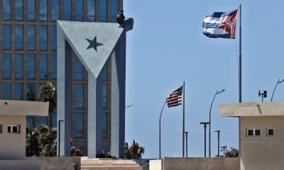 Fotografía de archivo que muestra un área de la sede de la Embajada de Estados Unidos en La Habana (Cuba). EFE/ Ernesto Mastrascusa
