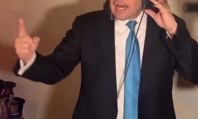 Captura de video tomada a través de rastreo de redes que muestra al secretario de Estado de EE.UU., Marco Rubio, como DJ durante una boda, siguiendo la letra con los labios y moviendo la cabeza al ritmo de la música electrónica mientras lleva cascos, se volvieron virales en redes sociales este fin de semana. EFE/ Rastreo de Redes /SOLO USO EDITORIAL/ NO VENTAS/ SOLO DISPONIBLE PARA ILUSTRAR LA NOTICIA QUE ACOMPAÑA (CRÉDITO OBLIGATORIO)