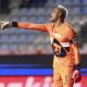 Keylor Navas de Pumas da indicaciones en un partido de repechaje. Imagen de archivo. EFE /David Martínez Pelcastre