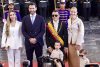El presidente de Ecuador, Daniel Noboa (c-d), posa junto al presidente de la Asamblea Nacional de Ecuador, Niels Olsen Peet (c-i), a su llegada a la Asamblea Nacional este domingo, en Quito (Ecuador). EFE/ Gianna Benalcazar
