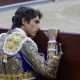 El diestro Sebastián Castella durante la corrida de la Feria de San Isidro celebrada en la plaza de toros de Las Ventas, en Madrid. EFE/Juanjo Martín