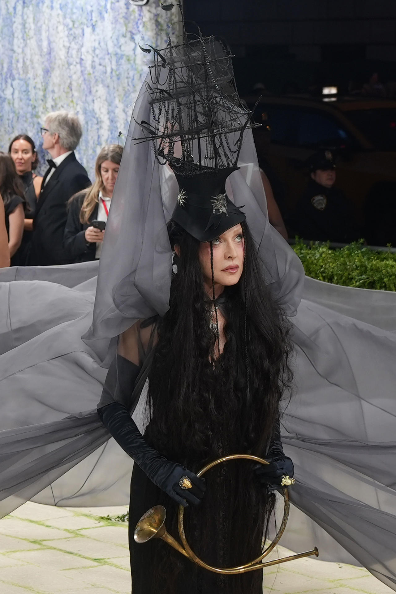 La cantante estadounidense Madonna posa durante la alfombra blanca de la Met Gala en Nueva York (EE.UU.). EFE/ Octavio Guzmán