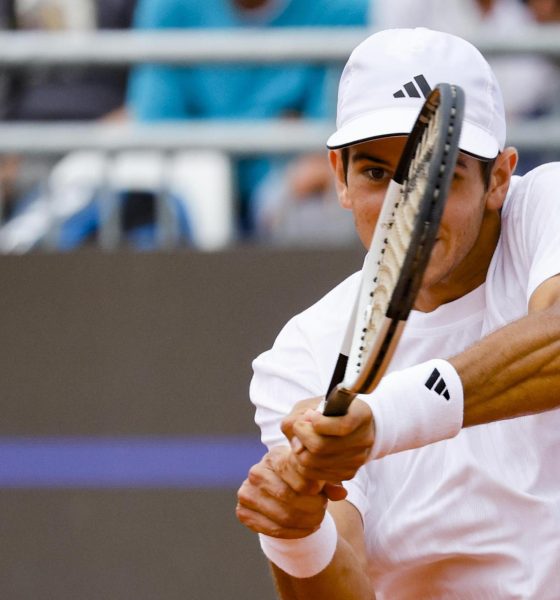 El tenista español Rafael Jódar, durante su partido de este martes en el Masters 1000 de Roma contra el estadounidense Learner Tien. EFE/ FABIO FRUSTACI