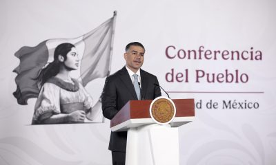 El secretario de Seguridad y Protección Ciudadana (SSPC) de México, Omar García Harfuch, habla durante una rueda de prensa en el Palacio Nacional de la Ciudad de México (México). EFE/José Méndez