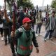 Indígenas del pueblo misak reaccionan en las instalaciones de la Agencia Nacional de Tierras (ANT) este lunes, en Bogotá (Colombia). EFE/ Mauricio Dueñas Castañeda