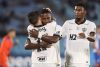 Bernard celebra junto a Alan Minda un gol del Atlético Mineiro en la Copa Sudamericana ante Juventud en Montevideo. EFE/Gastón Britos
