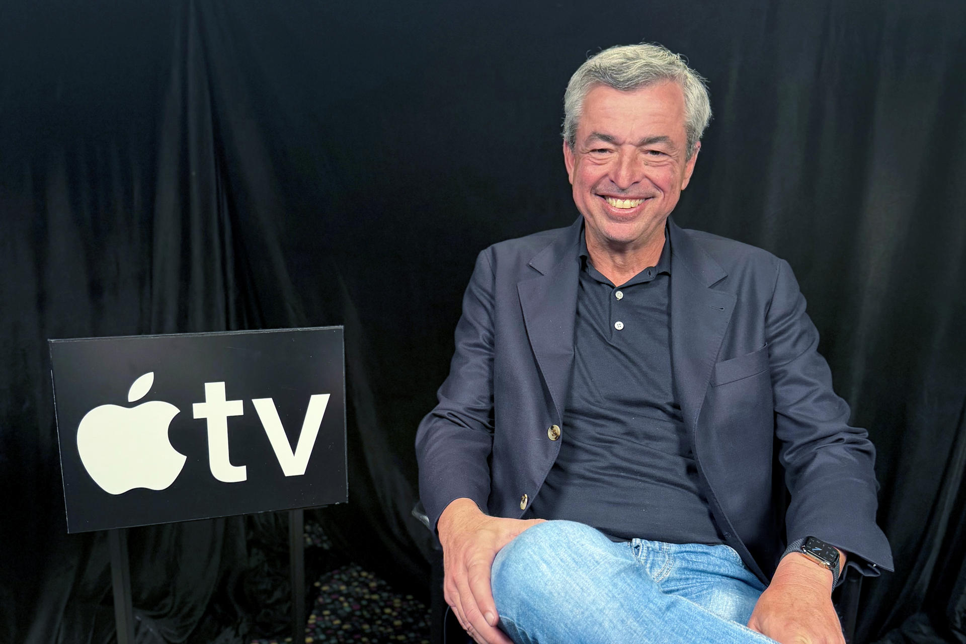 Fotografía del vicepresidente senior de Servicios y Salud de Apple, Eddy Cue, posando durante una entrevista con EFE en Miami (Estados Unidos). EFE/ Alicia Civita