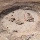 Tumba doble en proceso de excavación. Investigadores de varias universidades españolas, lideradas por la Universidad de Alcalá (UAH), han publicado un estudio que revela que el yacimiento de Valdelasilla, situado en Illescas (Toledo), alberga la necrópolis monumental más antigua conocida en el interior de la península ibérica, de finales del quinto milenio a.C., es decir, de hace más de 6.000 años.SOLO USO EDITORIAL/SOLO DISPONIBLE PARA ILUSTRAR LA NOTICIA QUE ACOMPAÑA (CRÉDITO OBLIGATORIO)