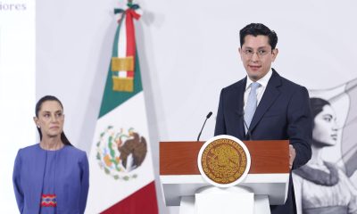 Imagen de archivo del canciller Roberto Velasco (d). EFE/ Sáshenka Gutiérrez