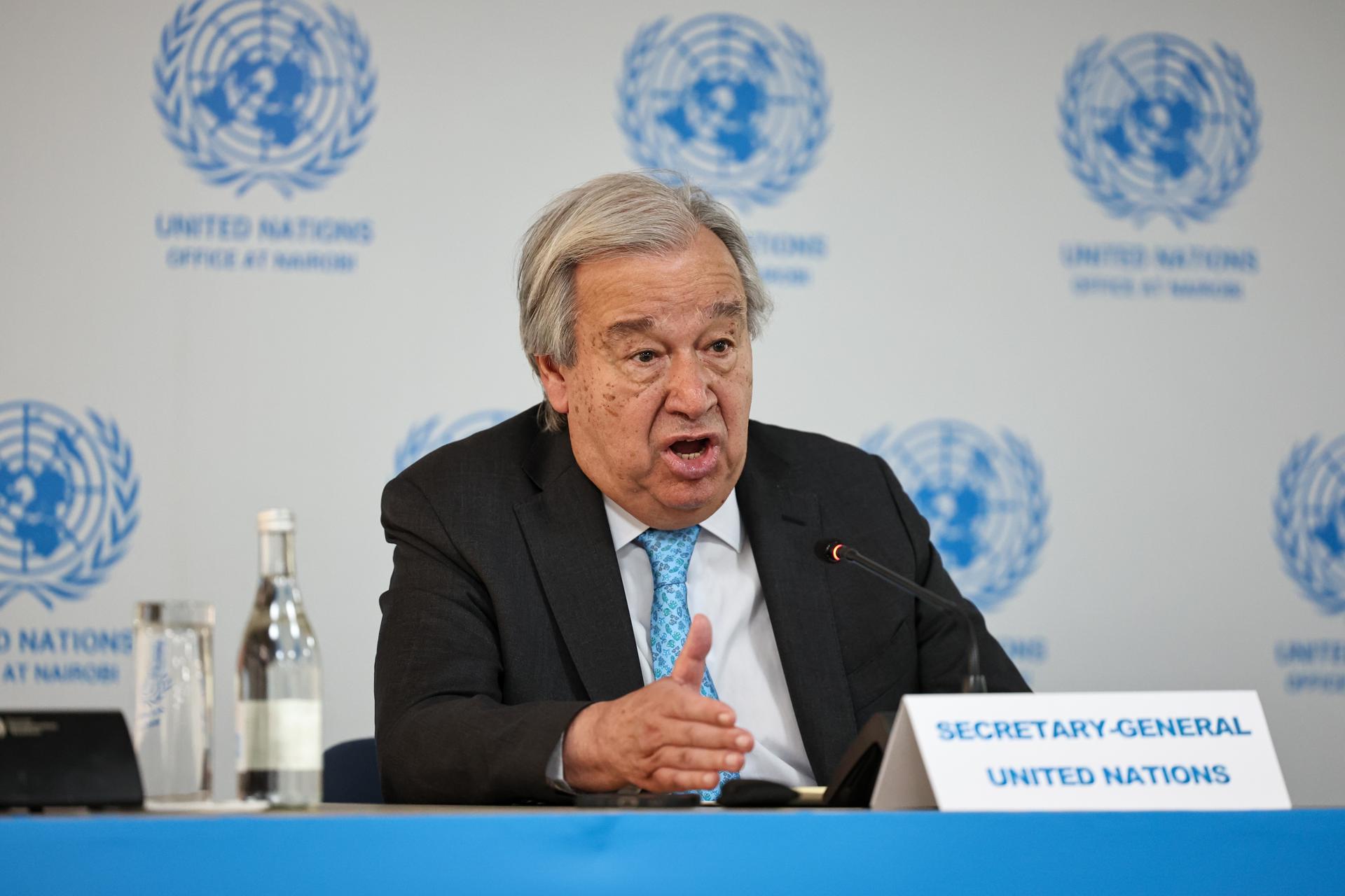 El Secretario General de las Naciones Unidas, António Guterres, habla durante una conferencia de prensa en la Oficina de las Naciones Unidas en Nairobi (ONUN) tras una ceremonia de inauguración de oficina y un hito para una importante expansión de la sede de la ONU en Nairobi, en Nairobi, Kenia, el 11 de mayo de 2026. Los eventos se producen mientras las Naciones Unidas avanzan en una inversión de más de 340 millones de dólares en Nairobi, reforzando la posición de la ciudad como la única sede del Secretariado de la ONU en el Sur Global y un centro creciente para la toma de decisiones a nivel mundial. (Kenia) EFE/EPA/DANIEL IRUNGU