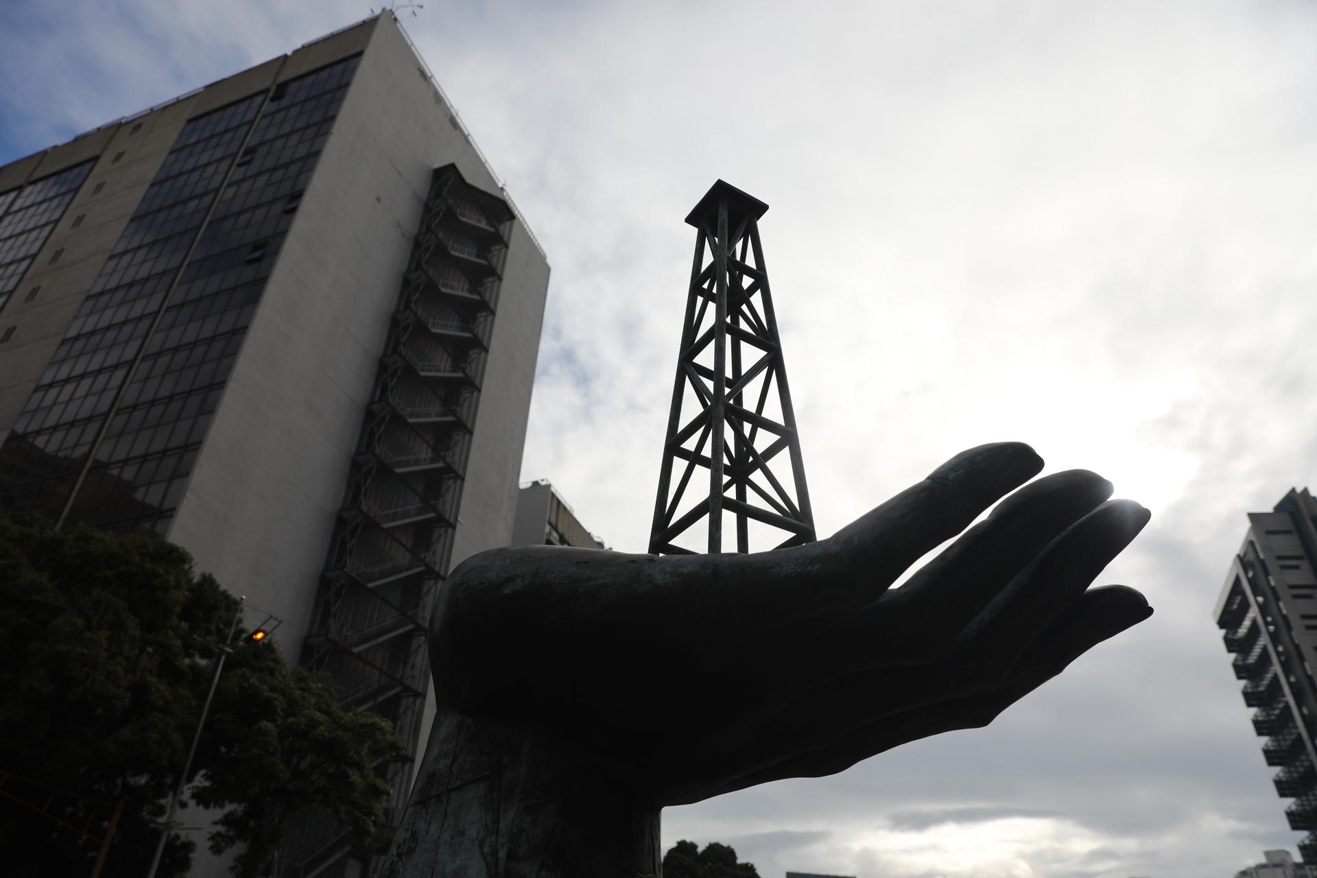 Fotografía de archivo de la sede principal de Petróleos de Venezuela (PDVSA), en Caracas (Venezuela). EFE/ Miguel Gutiérrez