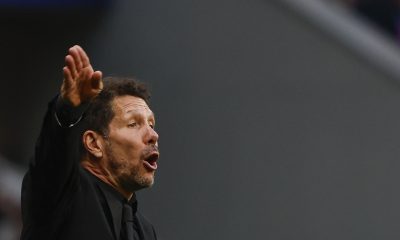 El entrenador del Atlético de Madrid, el argentino Diego Simeone, durante el partido de LaLiga entre el Atlético de Madrid y el Celta, este sábado en el estadio Metropolitano. EFE/ Sergio Pérez