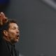 El entrenador del Atlético de Madrid, el argentino Diego Simeone, durante el partido de LaLiga entre el Atlético de Madrid y el Celta, este sábado en el estadio Metropolitano. EFE/ Sergio Pérez