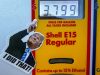 Fotografía del 4 de mayo de 2026 que muestra una calcomanía del presidente de Estados Unidos, Donald Trump, pegada en un surtidor de combustible en una estación de gasolina en Houston (EE.UU). EFE/ Carlos Ramirez