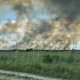 Fotografía divulgada por el Departamento de Policía de Pembroke Pines donde se aprecia el humo que está enviando un gran incendio en los Everglades hacia la zona de Pembroke Pines, Florida (EE.UU.). EFE/Policía de Pembroke Pines /SOLO USO EDITORIAL /NO VENTAS /SOLO DISPONIBLE PARA ILUSTRAR LA NOTICIA QUE ACOMPAÑA /CRÉDITO OBLIGATORIO