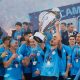 Jugadores de Belgrano celebran este domingo la conquista del primer título en la Primera División de la Liga Argentina a expensas de River Plate en partido jugado en el estadio Mario Alberto Kempes de Córdoba. EFE/ Juan Ignacio Roncoroni