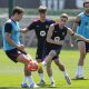 Fotografía de Alejandro García, en la que puede verse en una imagen de archivo del 24 de mayo de 2025 a los futbolistas del FC Barcelona Fermín López (2d) y Andreas Christensen, durante un entrenamiento. EFE