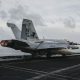 Fotografía difundida por el CENTCOM que muestra un avión de combate en el USS Abraham Lincoln mientras navega en aguas regionales. EFE/ CENTCOM - SOLO USO EDITORIAL/SOLO DISPONIBLE PARA ILUSTRAR LA NOTICIA QUE ACOMPAÑA (CRÉDITO OBLIGATORIO) -