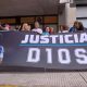 Fotografía de archivo de simpatizantes de Diego Armando Maradona durante una manifiestación afuera del tribunal de San Isidro en Buenos Aires (Argentina). EFE/ Adan Gonzalez