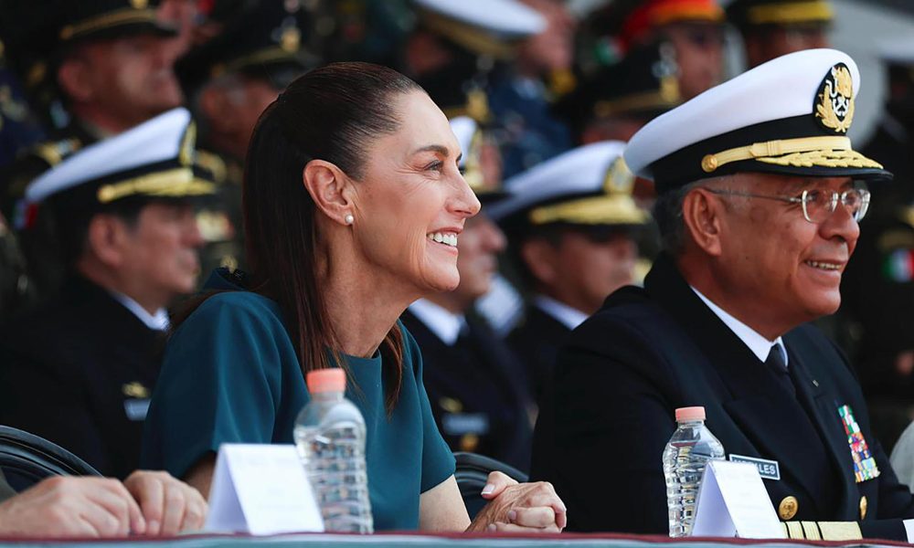 Fotografía cedida por la presidencia de México que muestra a la presidenta de México, Claudia Sheinbaum, reaccionando durante un acto protocolario este martes, en el estado de Puebla (México). EFE/ Presidencia de México /SOLO USO EDITORIAL/ NO VENTAS/ SOLO DISPONIBLE PARA ILUSTRAR LA NOTICIA QUE ACOMPAÑA (CRÉDITO OBLIGATORIO)