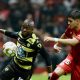 Everaldo López (d), de Toluca, disputa un balón con Enner Valencia, de Pachuca, en un partido por los cuartos de final de la Liga MX entre Toluca y Pachuca en el estadio Nemesio Diez en Toluca (México). EFE/Felipe Gutiérrez