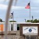 Fotografía de la entrada principal a de la base naval de Estados Unidos Camp Justice, en la bahía de Guantánamo (Cuba). EFE/ Yeny García