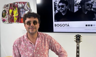 Fotografía de archivo del 30 de julio de 2025 que muestra al cantautor colombiano Andrés Cepeda posando durante una entrevista con EFE en Miami, Florida (Estados Unidos). EFE/ Blanca Escriche