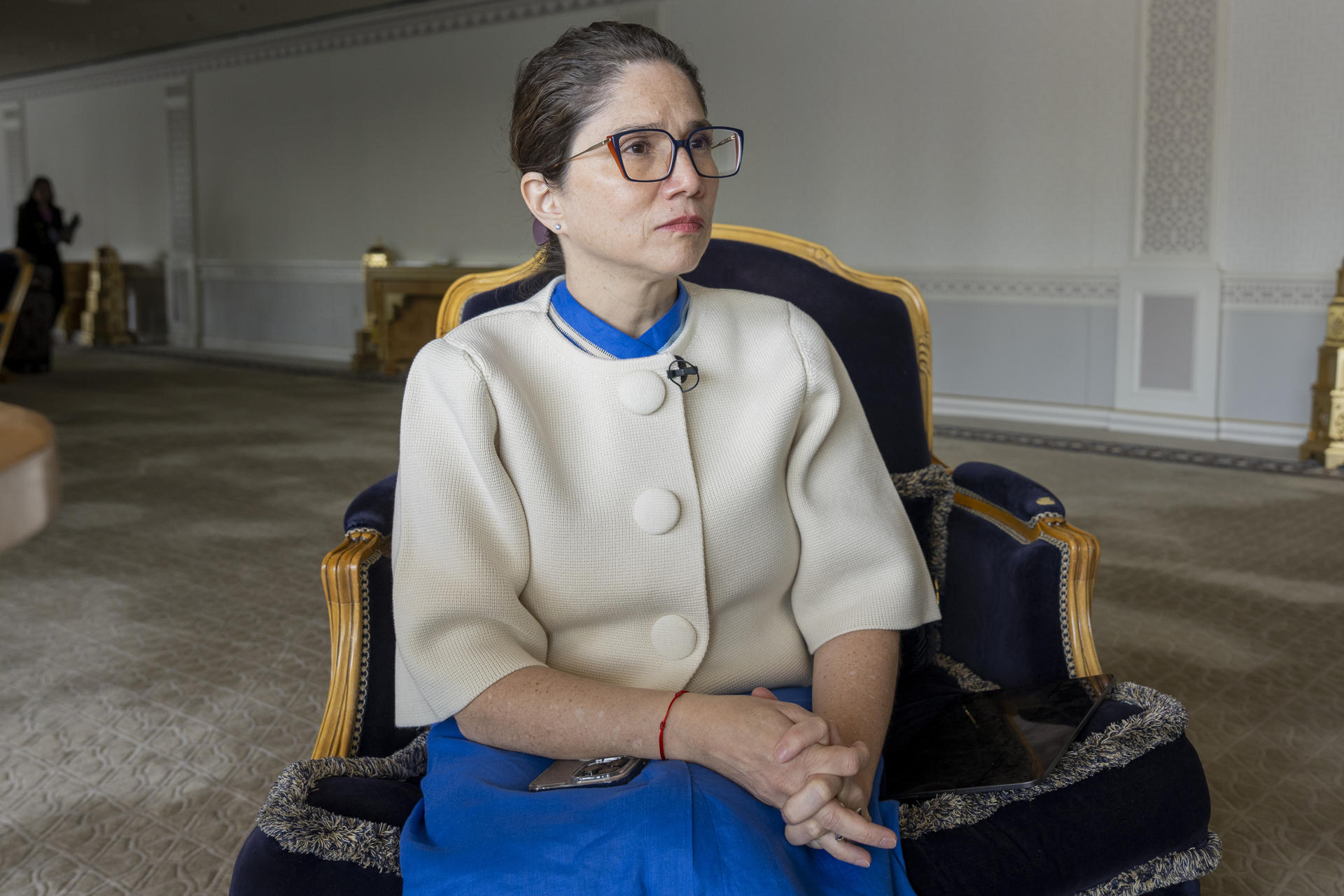 La enviada especial de la directora general de la Organización Internacional de Migraciones (OIM), Catalina Devandas, habla en una entrevista con EFE este martes, en Nueva York (Estados Unidos). EFE/ Angel Colmenares