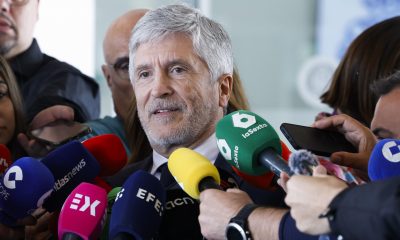 - El ministro del Interior, Fernando Grande-Marlaska atiende a la prensa tras la reunión general de coordinación del dispositivo de seguridad organizado con motivo de la visita del Papa León XIV a España, este lunes en el Centro Tecnológico de Seguridad (CETSE), en la capital. EFE/J.J.Guillen