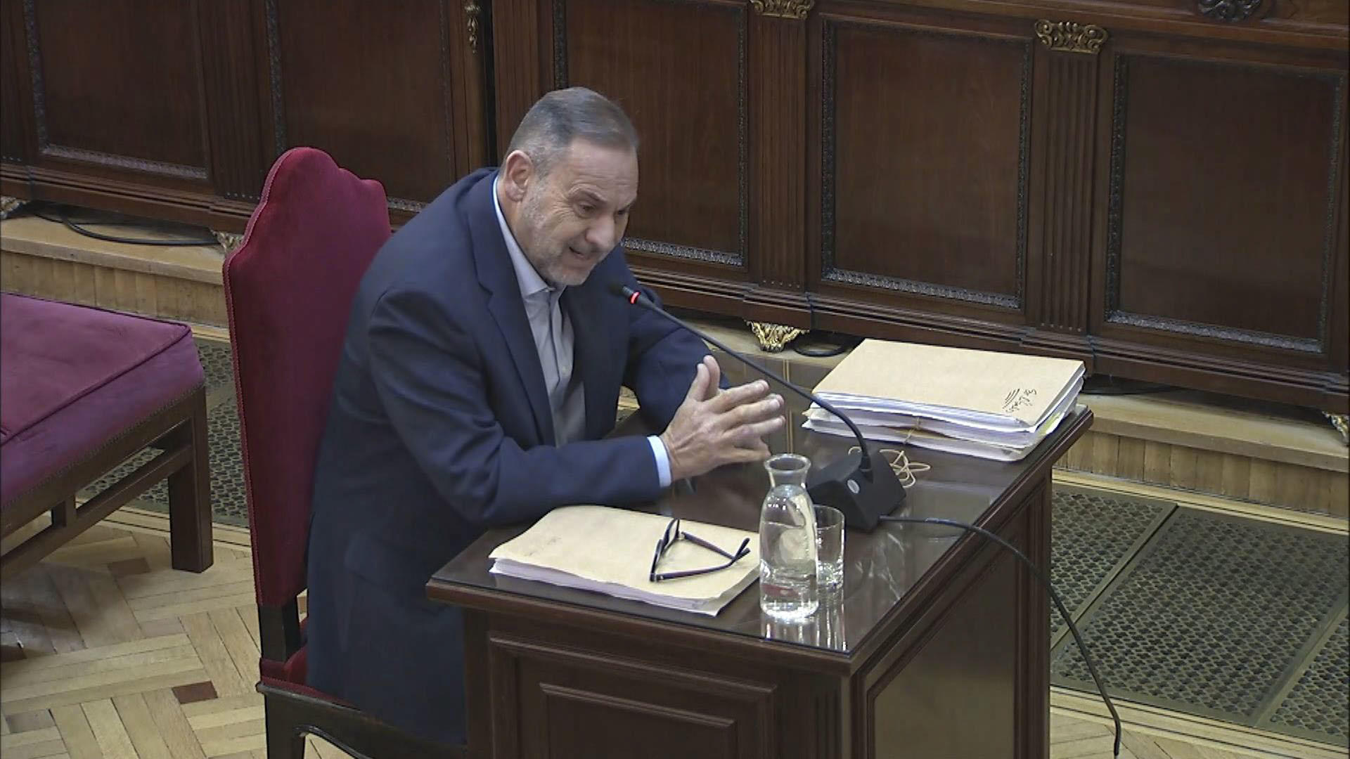 - Captura de la señal del Tribunal Supremo en la que aparece el exministro José Luis Ábalos durante su declaración, este lunes. El juicio contra Ábalos entra este lunes en su recta final con el turno del también exdirigente socialista, que responderá a las acusaciones del comisionista Víctor de Aldama sobre el cobro de mordidas dirigidas también -dijo- a financiar al PSOE. EFE/ Señal Del Tribunal Supremo SOLO USO EDITORIAL/SOLO DISPONIBLE PARA ILUSTRAR LA NOTICIA QUE ACOMPAÑA (CRÉDITO OBLIGATORIO)