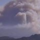 Captura de video de Alert California de la Universidad de California San Diego que muestra humo provocado por el incendio Sandy este lunesn en el condado de Ventura, California (EE.UU.). EFE/ Alert California /SOLO USO EDITORIAL/NO VENTAS/SOLO DISPONIBLE PARA ILUSTRAR LA NOTICIA QUE ACOMPAÑA (CRÉDITO OBLIGATORIO)