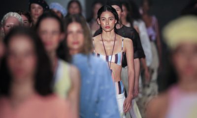 Modelos desfilan con diseños de la colección 'El viaje' de la firma La Sixxta este martes, durante la novena versión de la Bogotá Fashion Week, en Bogotá (Colombia). EFE/ Carlos Ortega