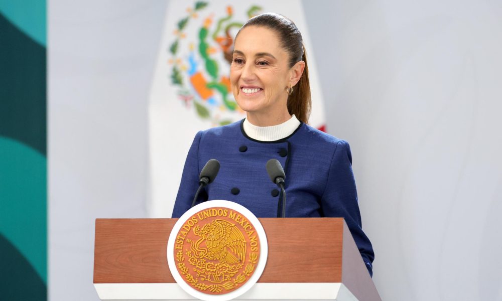 La presidenta de México, Claudia Sheinbaum, habla durante una rueda de prensa en el municipio de Zapopan en Jaisco (México). EFE/Francisco Guasco