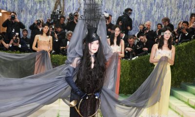 La cantante y compositora estadounidense Madonna (c) fue captada el pasado 5 de mayo, durante la alfombra blanca de la Gala MET 2026, en la entrada del Instituto del Traje del Museo de Arte Metropolitano de Nueva York, en Manhattan (NY, EE.UU.). EFE/Sarah Yenesel