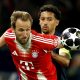 Marquinhos, del PSG, y Harry Kane, del Bayern, durante el partido de ida de semifinales de la Liga de Campeones. EFE/EPA/YOAN VALAT