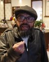 BOGOTÁ (COLOMBIA), 05/05/2026.- Con solo una película en su haber y una limitada experiencia, el colombiano Ubeimar Ríos ha conseguido una nominación a los Premios Platino por su labor en 'Un poeta', un reconocimiento inesperado que representa más un comienzo que una consolidación, como reconoce en una entrevista con EFE. "Me llega finalizando mi profesión docente y, por qué no, empezando la profesión actoral", explicó Ríos en una entrevista que se desarrolló durante la Feria Internacional del Libro de Bogotá, rodeado de asistentes a la FILBo, que se aglomeraron a la espera de hacerse fotos con él al terminar la charla. EFE/ Mauricio Dueñas Castañeda
