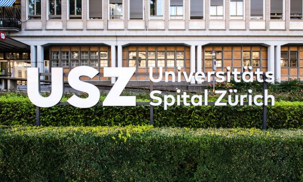 Un hombre que viajó como pasajero en el MV Hondius, el crucero en el Atlántico afectado por un brote de hantavirus, ha sido hospitalizado en Zúrich (Suiza) tras dar positivo por ese patógeno, informó este miércolas la Oficina Federal de Salud Pública en un comunicado. El paciente está siendo tratado actualmente en el Hospital Universitario de Zúrich, donde ha sido aislado, y los laboratorios han confirmado que el virus pertenece a la cepa Andes, presente en América del Sur y también confirmada en otros casos detectados a bordo del crucero, señalaron las autoridades sanitarias suizas. EFE/ Christoph Stulz/Hospital Universitario de Zúrich - SOLO USO EDITORIAL/SOLO DISPONIBLE PARA ILUSTRAR LA NOTICIA QUE ACOMPAÑA (CRÉDITO OBLIGATORIO) -