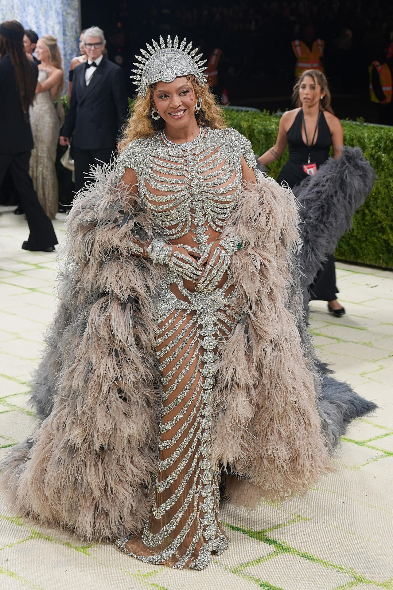 La cantante estadounidense Beyonce posa este lunes, durante la alfombra blanca de la Met Gala en Nueva York (EE.UU.). EFE/ Octavio Guzmán