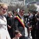 El presidente de Ecuador, Daniel Noboa (c), camina junto a su esposa, Lavinia Valbonesi, a su salida de la Asamblea Nacional este domingo, en Quito (Ecuador). EFE/ José Jácome