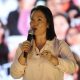 La candidata a la Presidencia de Perú Keiko Fujimori habla en un evento para celebrar el día de la madre, este sábado en Lima (Perú). EFE/ Paolo Aguilar