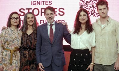 Desde la izquierda, jefa del Departamento Audiovisual en Audiovisual from Spain, Teresa Martín Ezama; la actriz española Ángela Molina, el embajador de España en México, Juan Duarte Cuadrado y los actores Maribel Verdú y Miguel Bernardeau posan durante una rueda de prensa este miércoles, en Ciudad de México (México). EFE/Isaac Esquivel