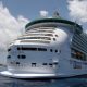 Un crucero fondea cerca de la Isla de Cozumel (México). Imagen de archivo. EFE/Amaranta Prieto