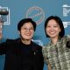 Yang Shuang-zi (izquierda), autora de Taiwan Travelogue, y la traductora Lin King posan con los trofeos del Premio Internacional Booker 2026 en la Tate Modern, en Londres, Gran Bretaña, el 19 de mayo de 2026. El Premio Internacional Booker se otorga anualmente a la mejor obra de ficción del mundo que haya sido traducida al inglés y publicada en el Reino Unido o Irlanda. (Irlanda, Reino Unido, Londres) EFE/EPA/DAVID CLIFF