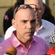 Mario José Redondo Llenas, quien hace tres décadas secuestró y posteriormente asesinó a su primo José Rafael Llenas Aybar, de 12 años, habla al salir de prisión este martes, en Najayo (República Dominicana). EFE/ Raúl Asencio
